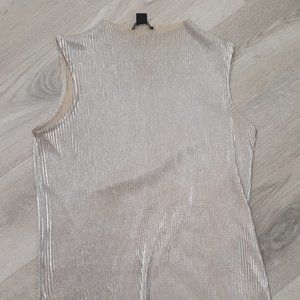 Gold sleeveless top size S